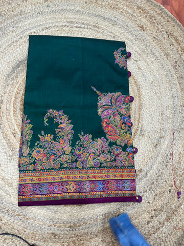 Green pashmina prints.