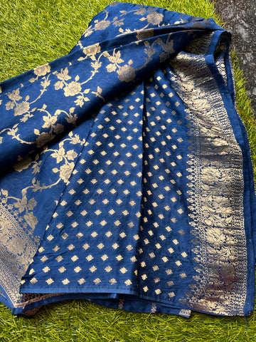 Satin crape organza. Jaal pattern all over the body.