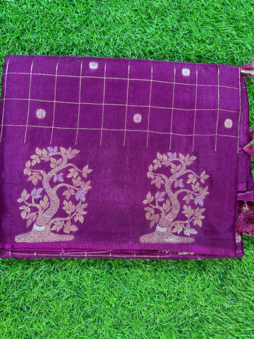 Dola silk with checks patttern