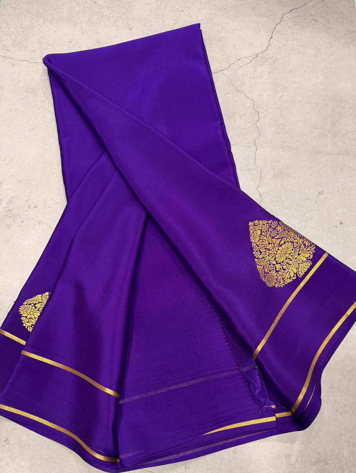 Purple leaf big butta pure Mysore silk crepe saree