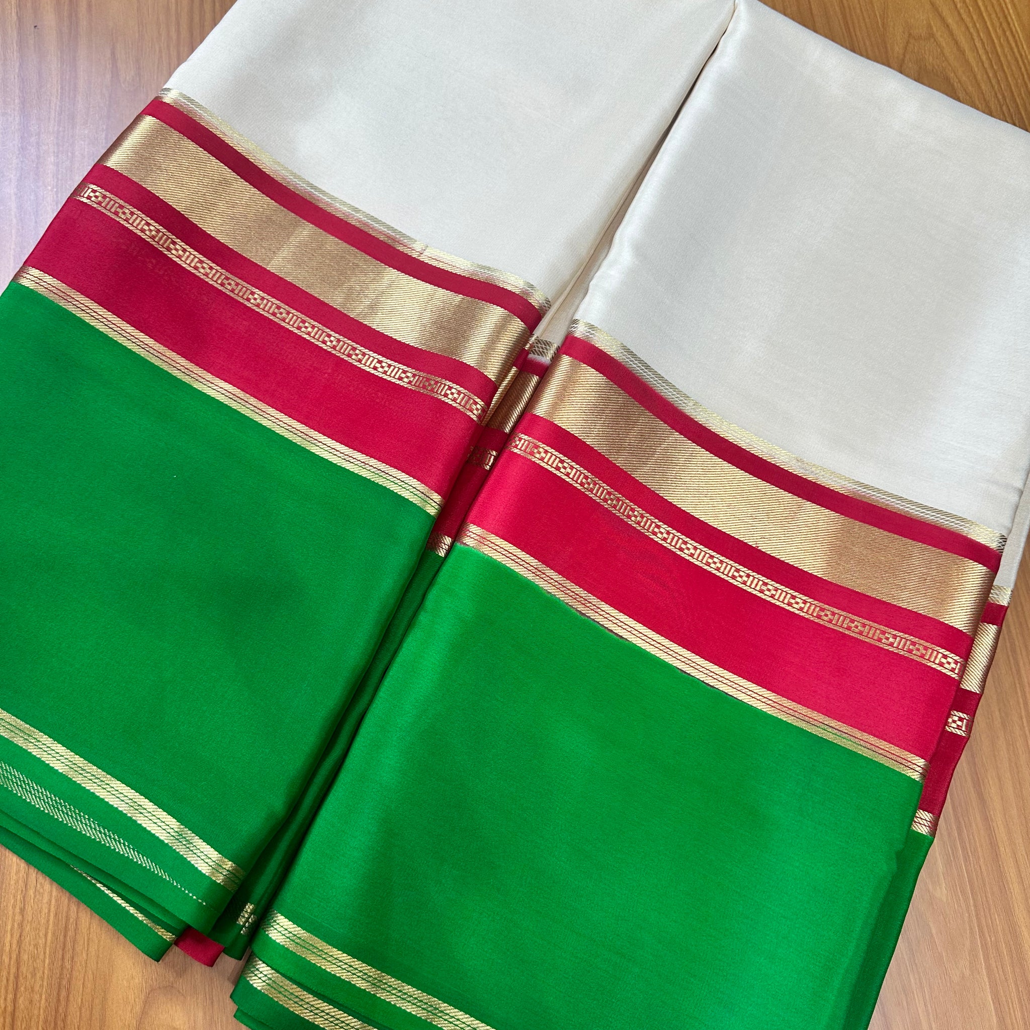Half white with red and green 3D pattern 130 gsm