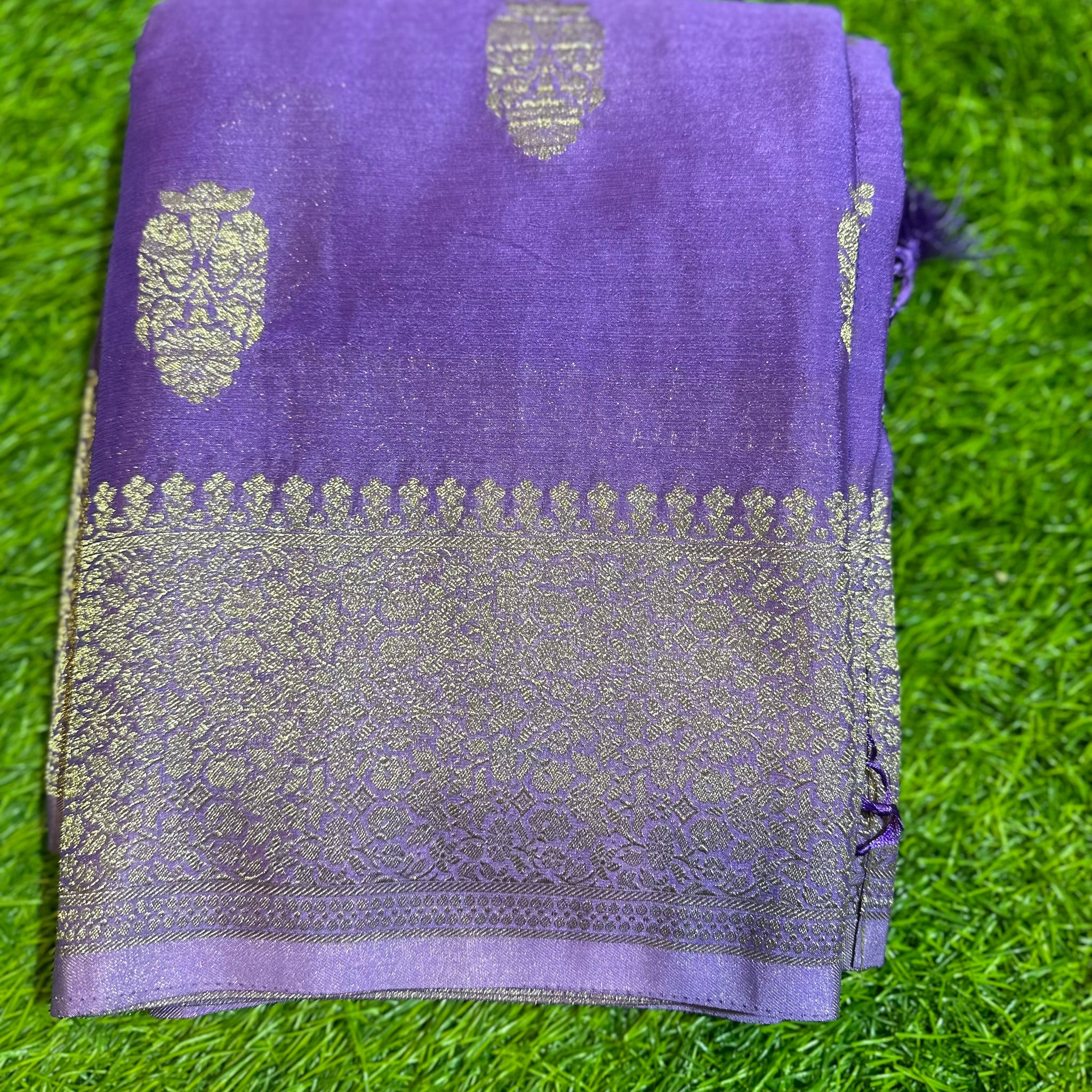 Lavender Big Butta crepe Georgette saree