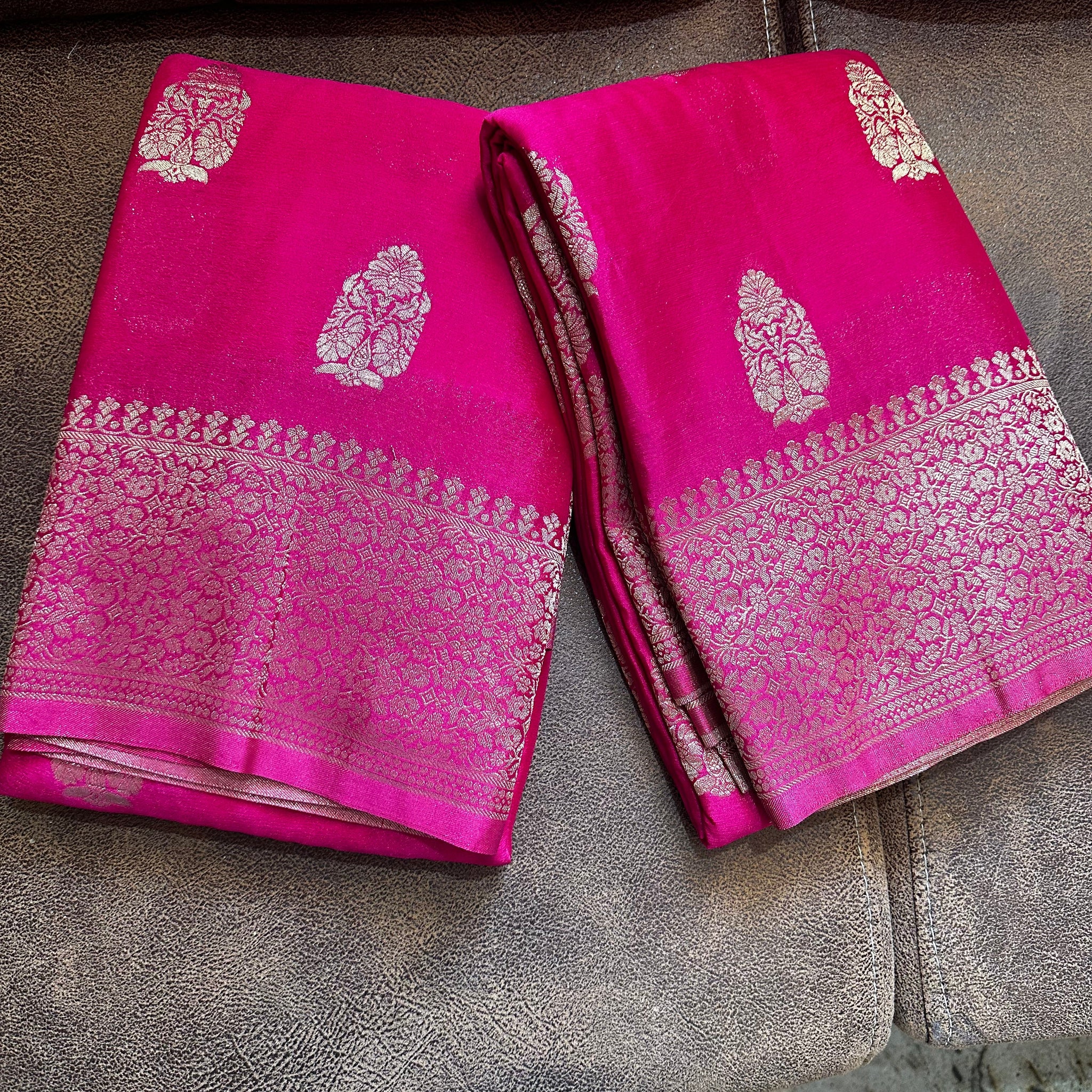 Pink soft crape Banaras saree.