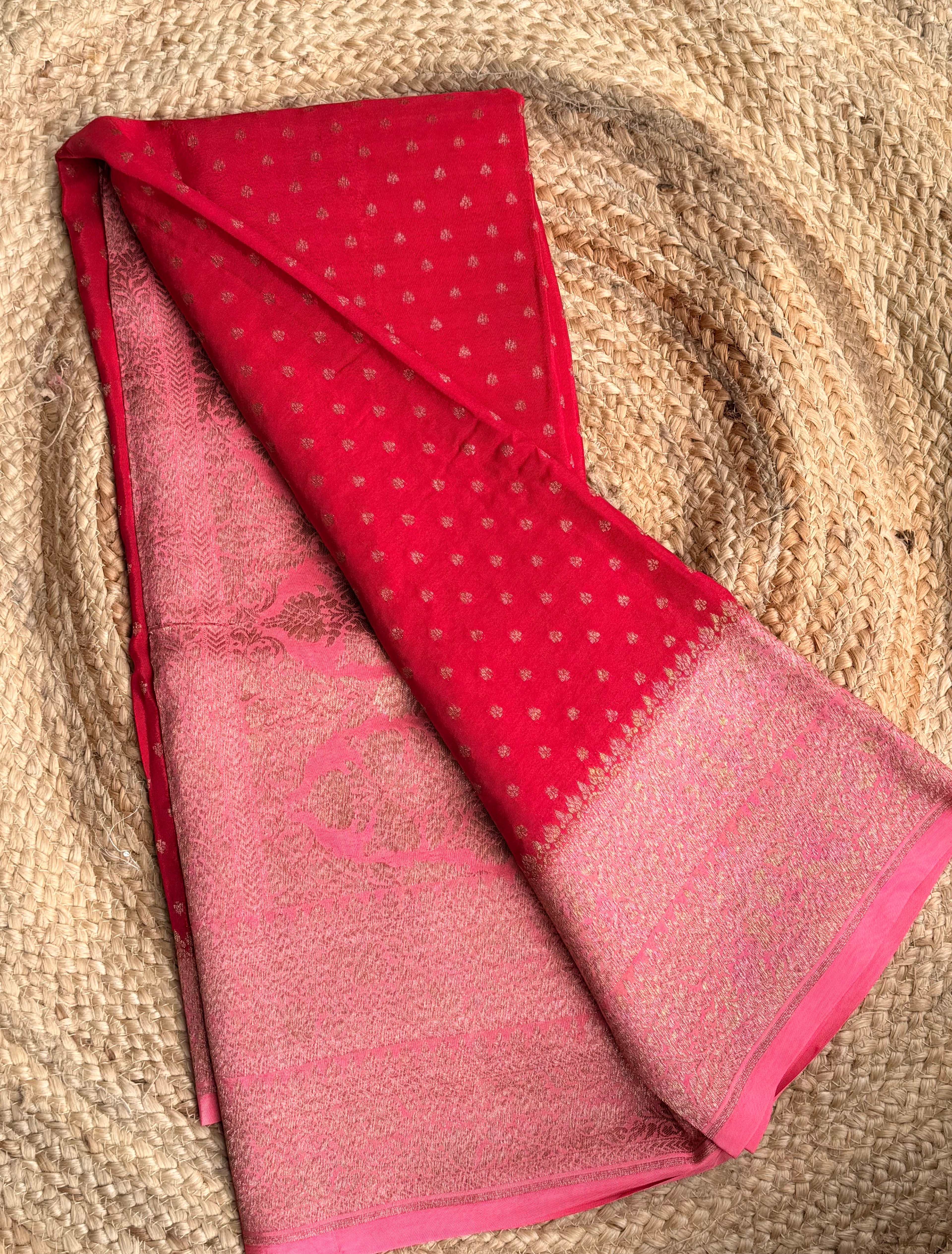 Red n pink small butta benarasi crepe saree