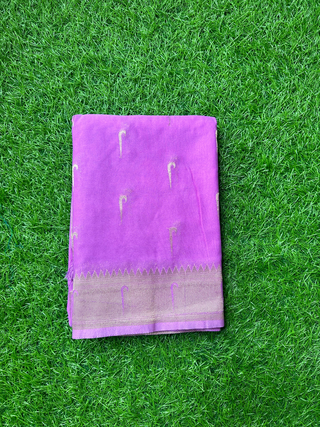 Lavender premium georgette Paithani muniya border.