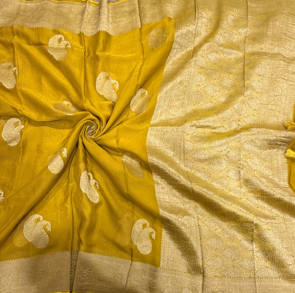 Yellow mango Butta georgette small border saree