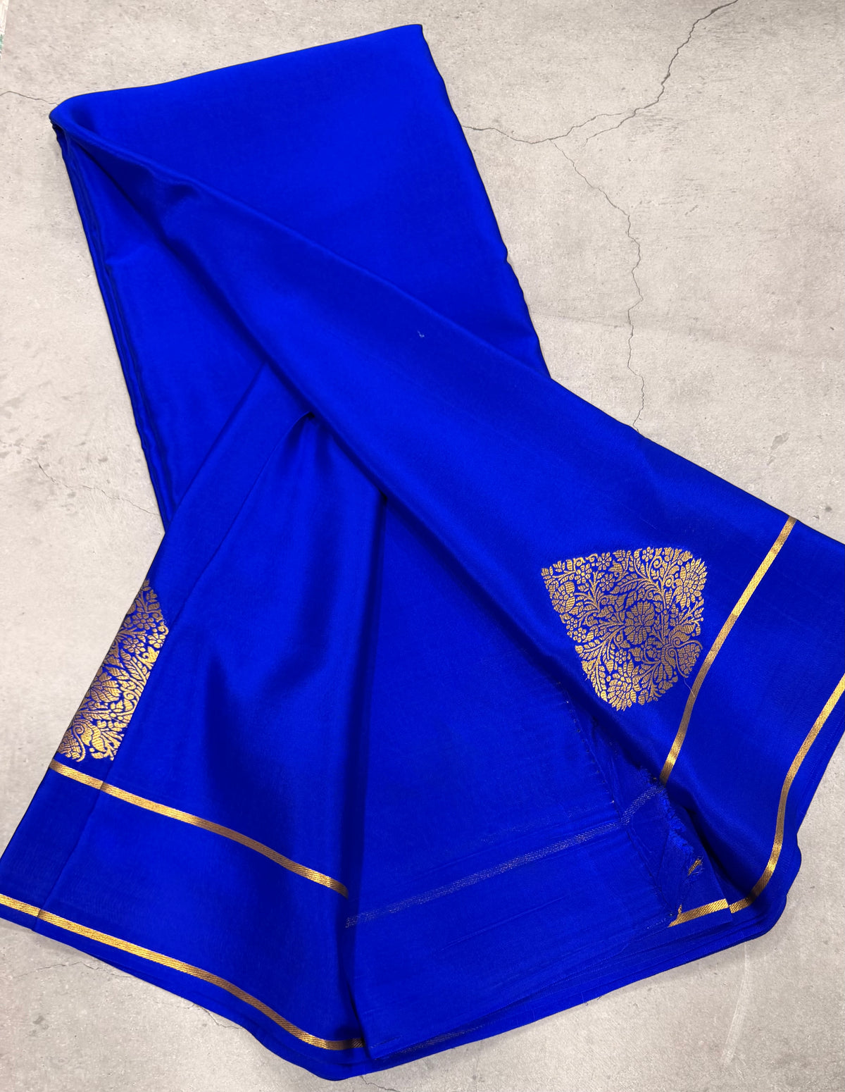 Royal blue leaf big butta pure Mysore silk crepe saree