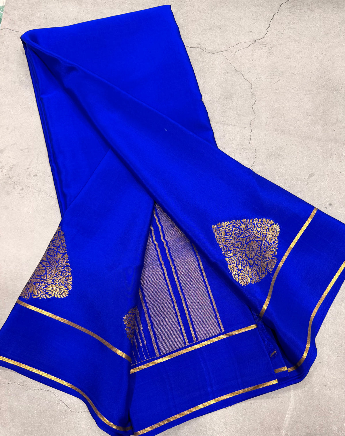 Royal blue leaf big butta pure Mysore silk crepe saree
