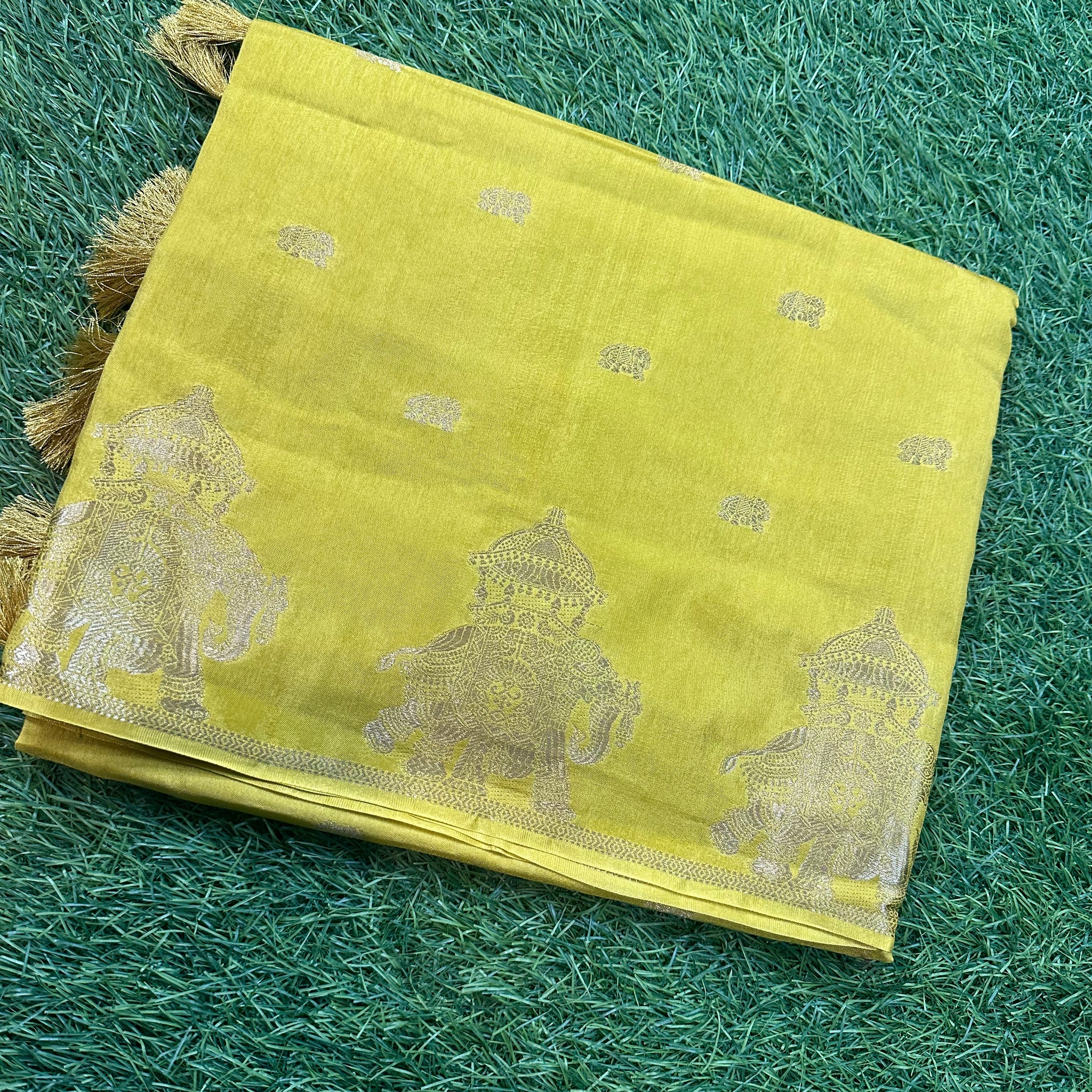 Dola silk in elephant border