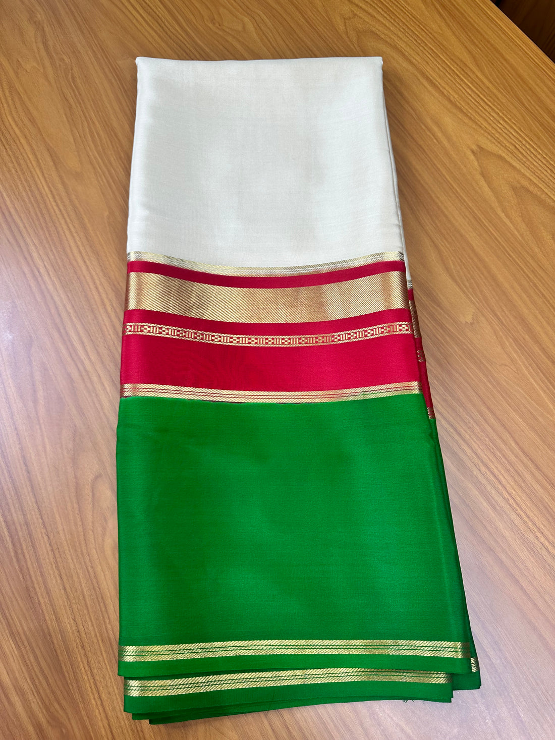 Half white with red and green 3D pattern 130 gsm