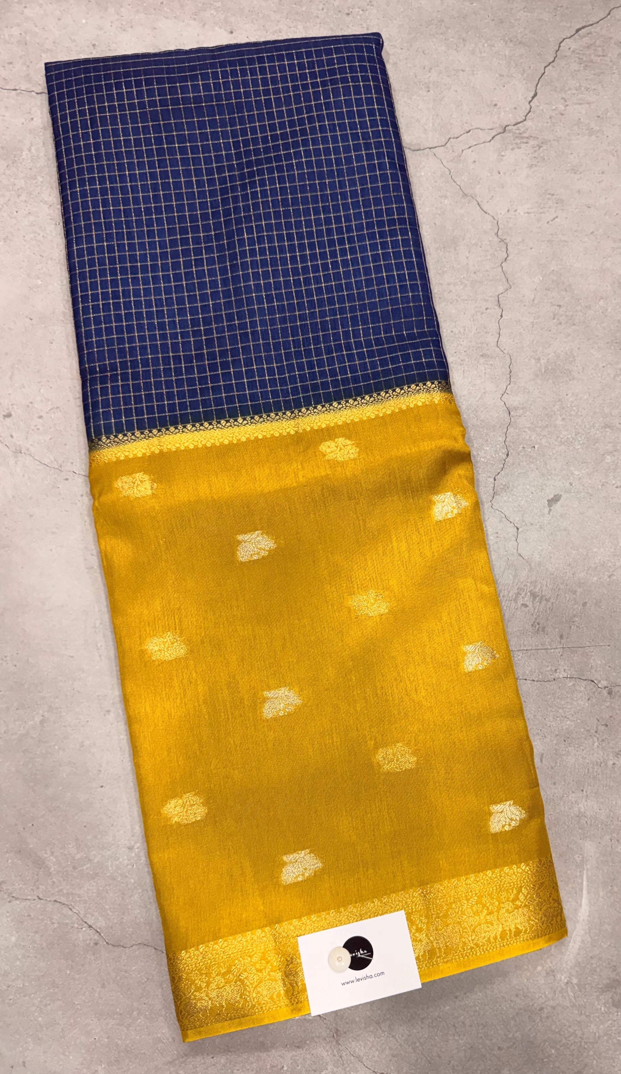 2D contrast border checks Dola crepe saree