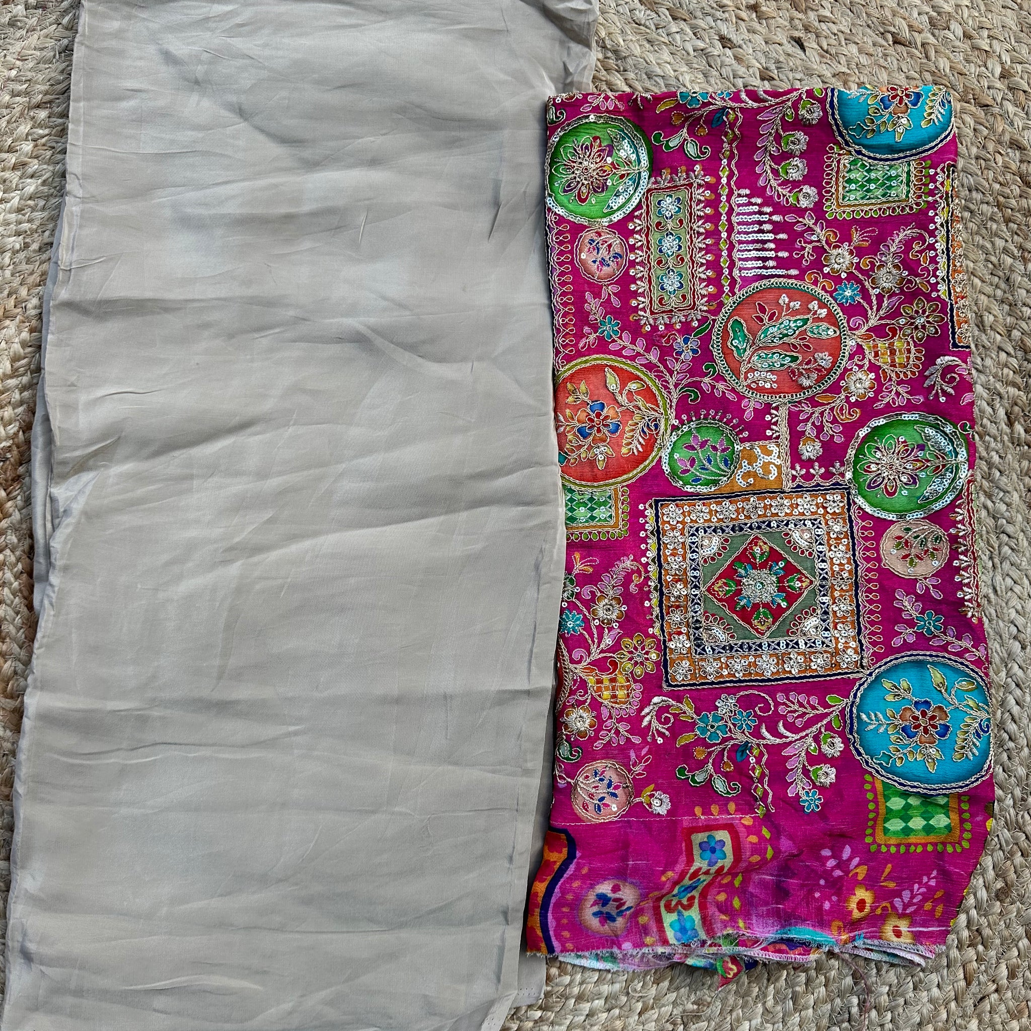 Beinge pure crepe plain sarees with pink brocade blouse