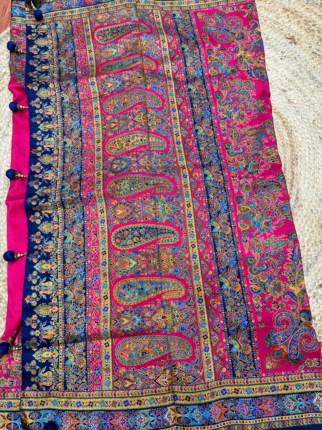 Pink pashmina prints