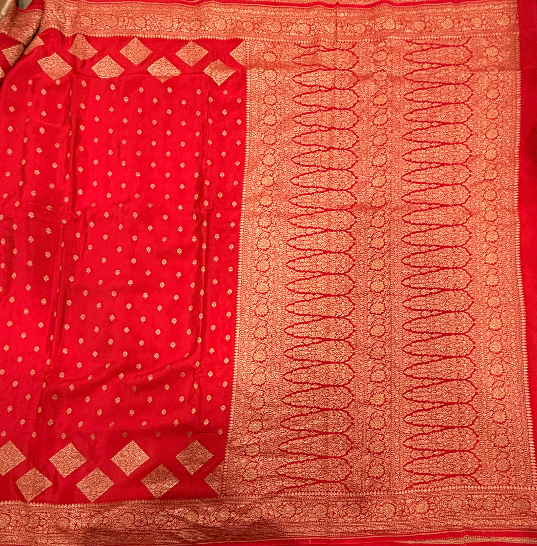 Red  small butta pure benarasi crepe silk saree