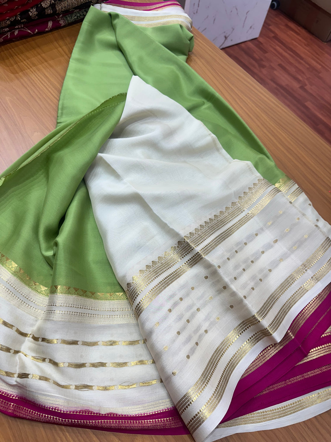 Pistha green with white border butta pure crepe 120 gsm