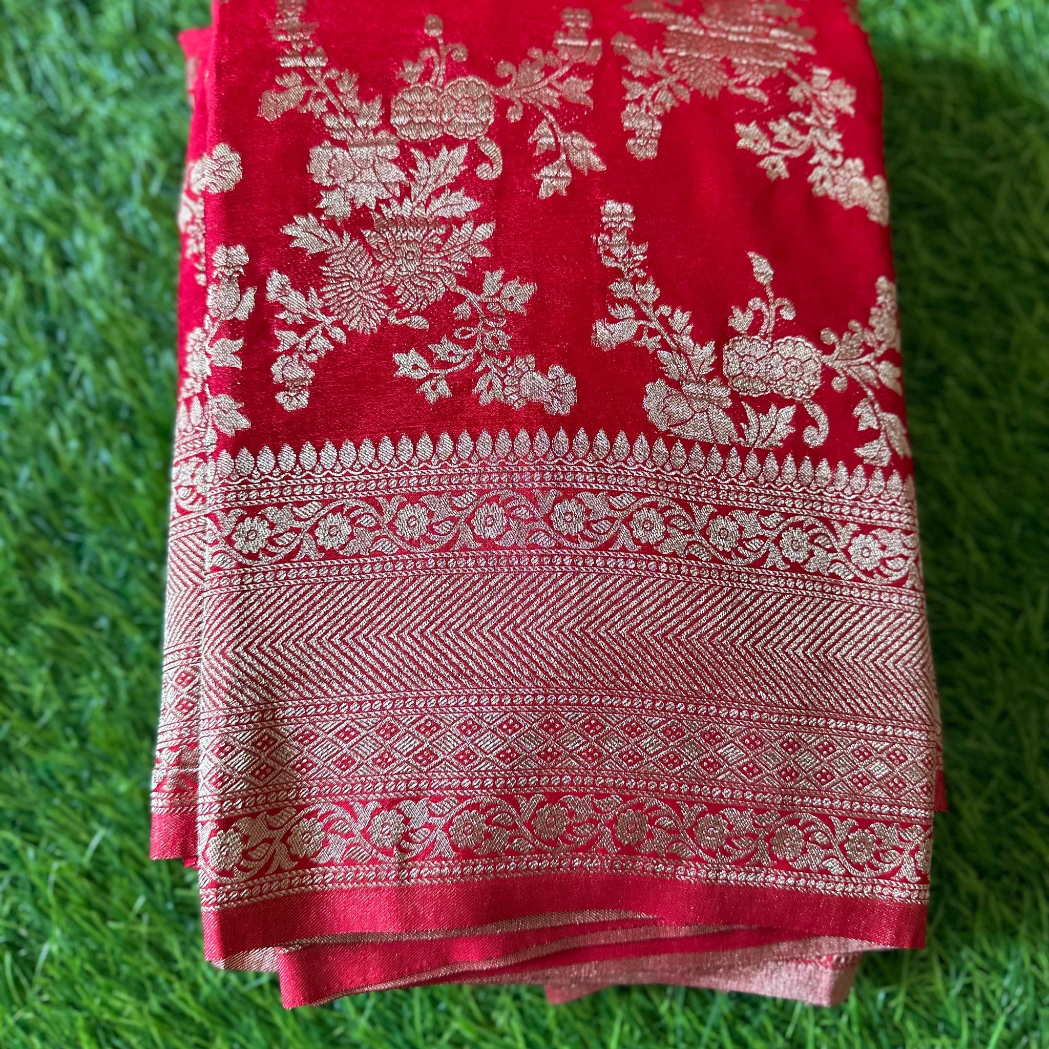 Crushed georgette in jaal pattern.