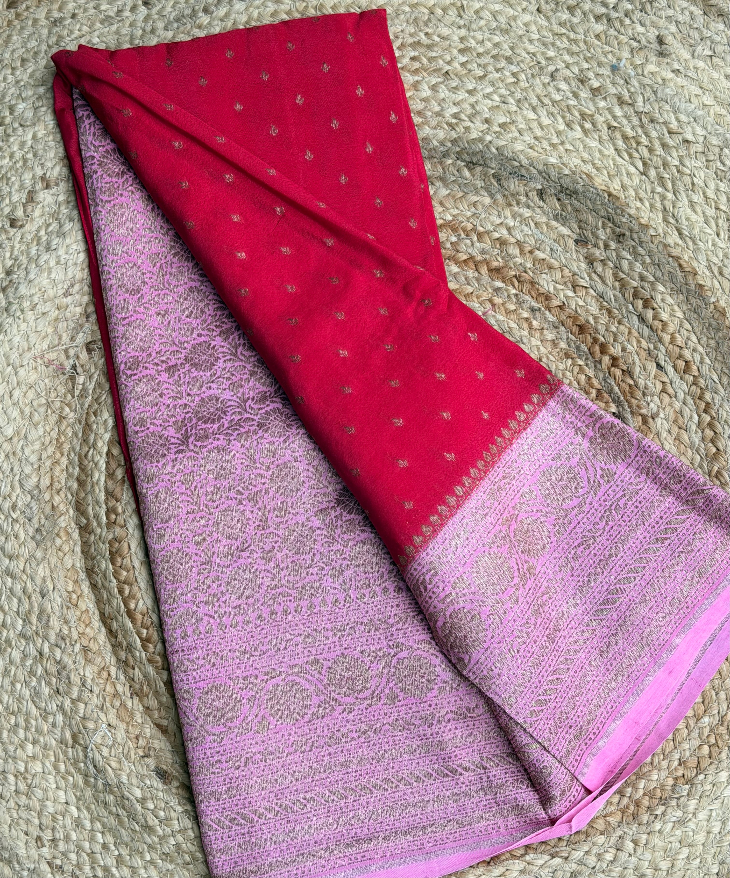 Red n light pink small butta benarasi crepe saree