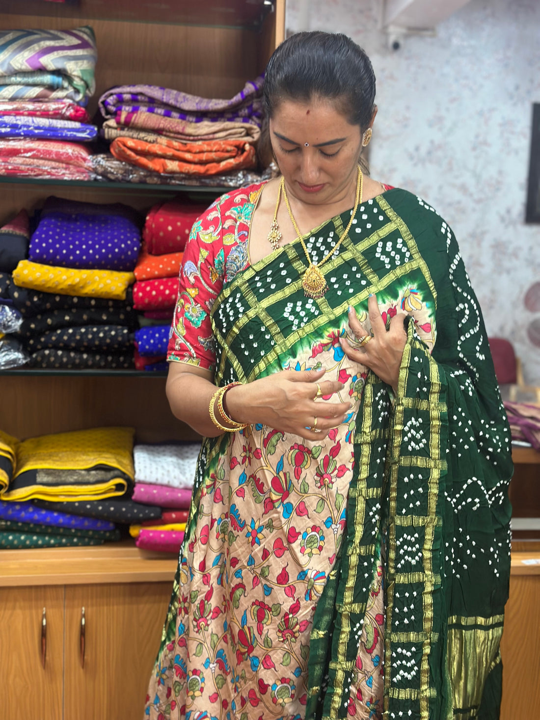 Green Bandini with kalamkari gajji tissue pallu saree