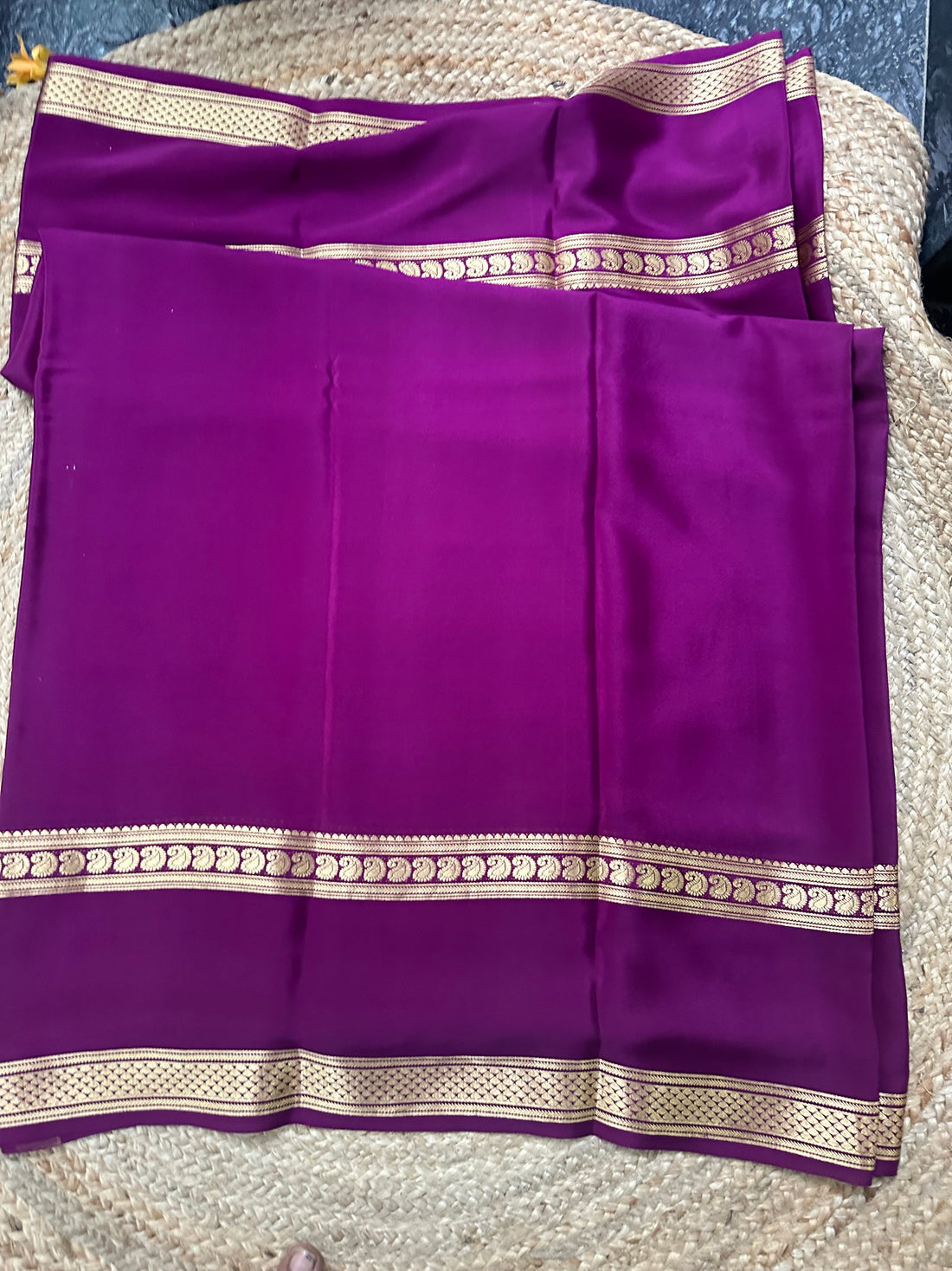 Dark mejentha with mango bentex border pure crepe Mysore Silk sarees 120 gsm.
