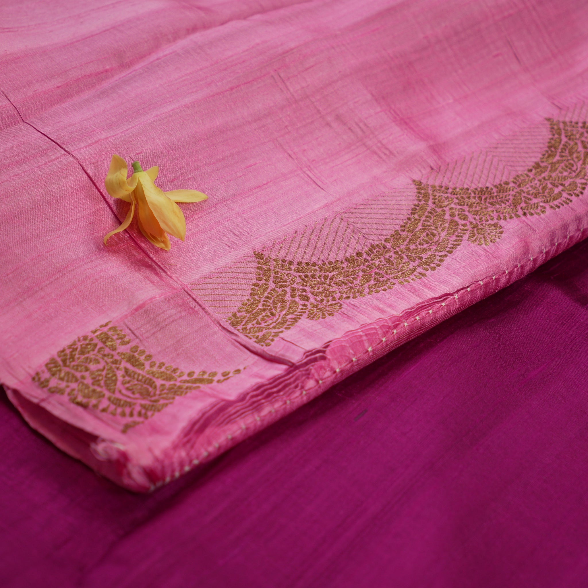 pink  pure raw silk saree with scallop border.