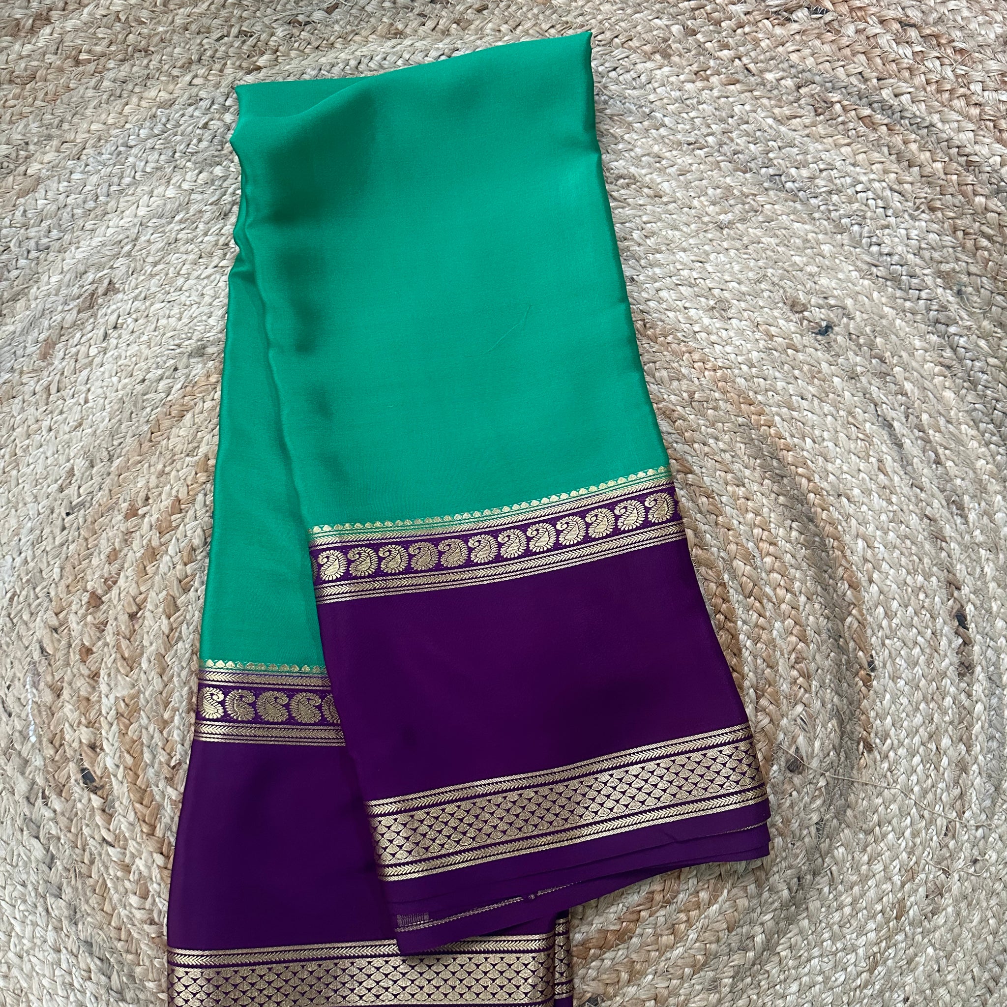 Distemper green with mejentha pure crepe Mysore Silk sarees. 120 gsm