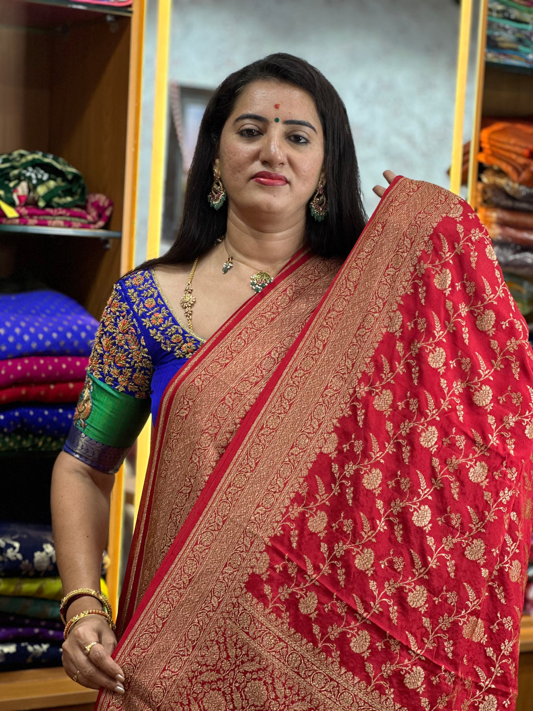 Red pure jaal pattern crepe Banaras