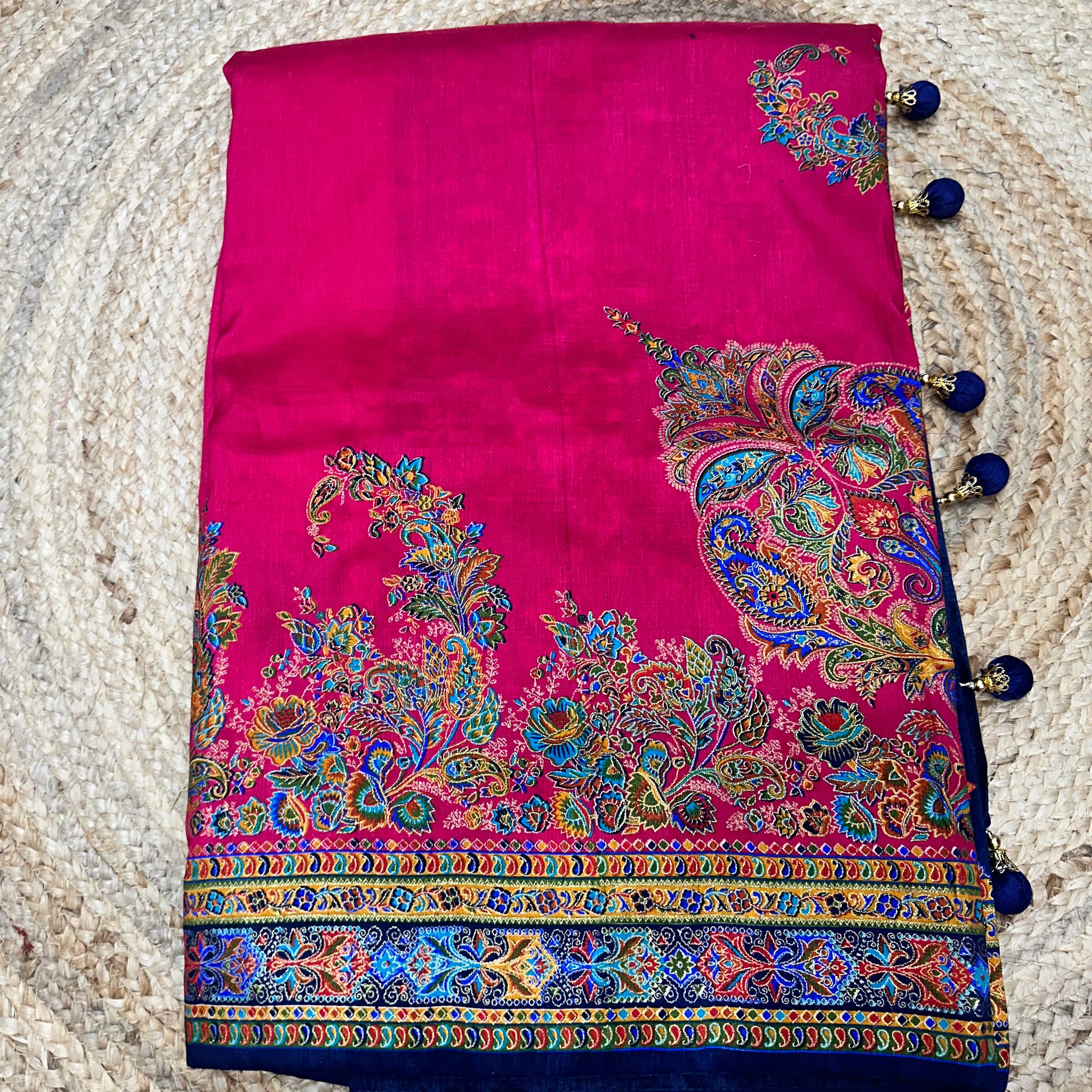 Pink pashmina prints