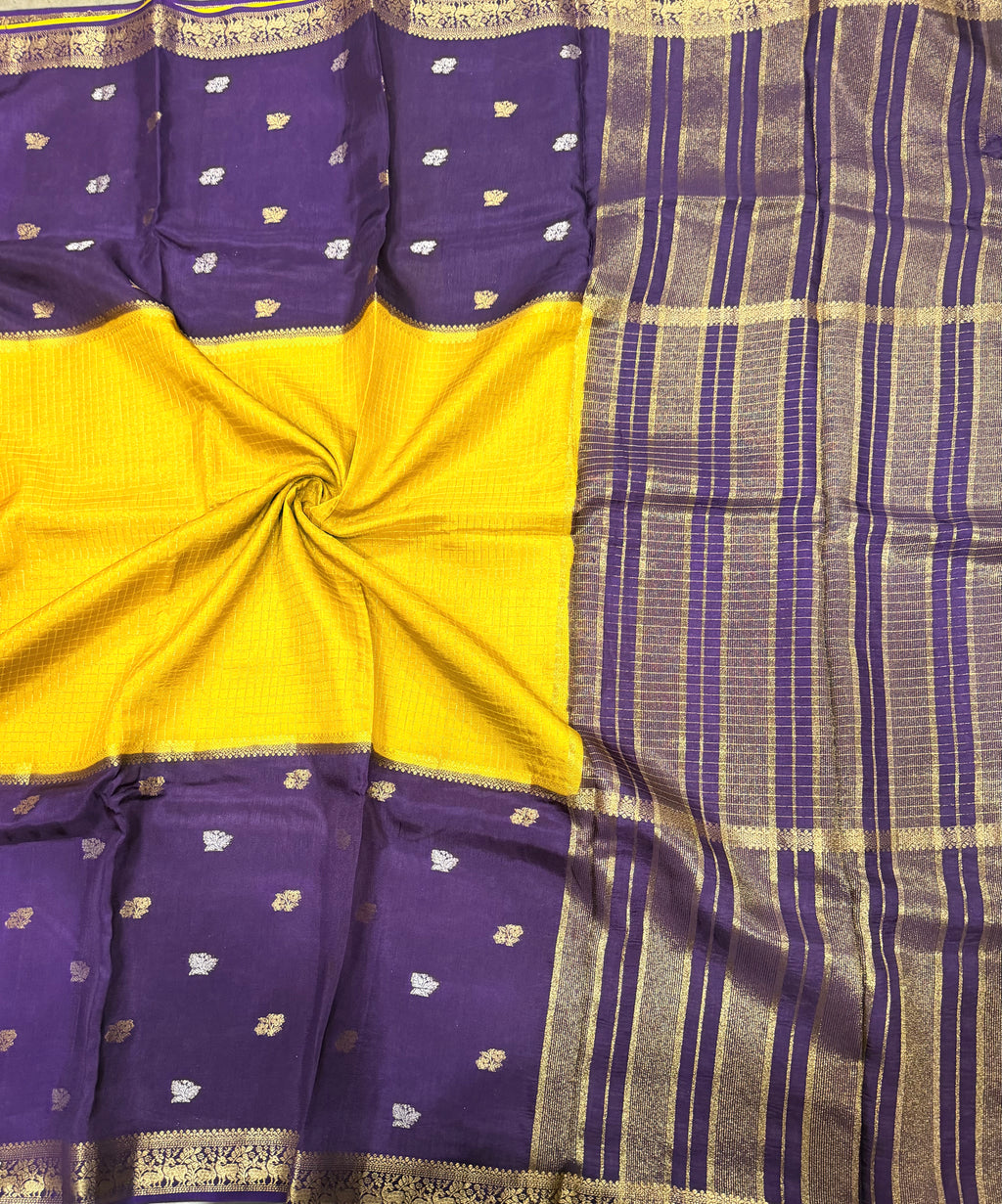 2D contrast border checks Dola crepe saree