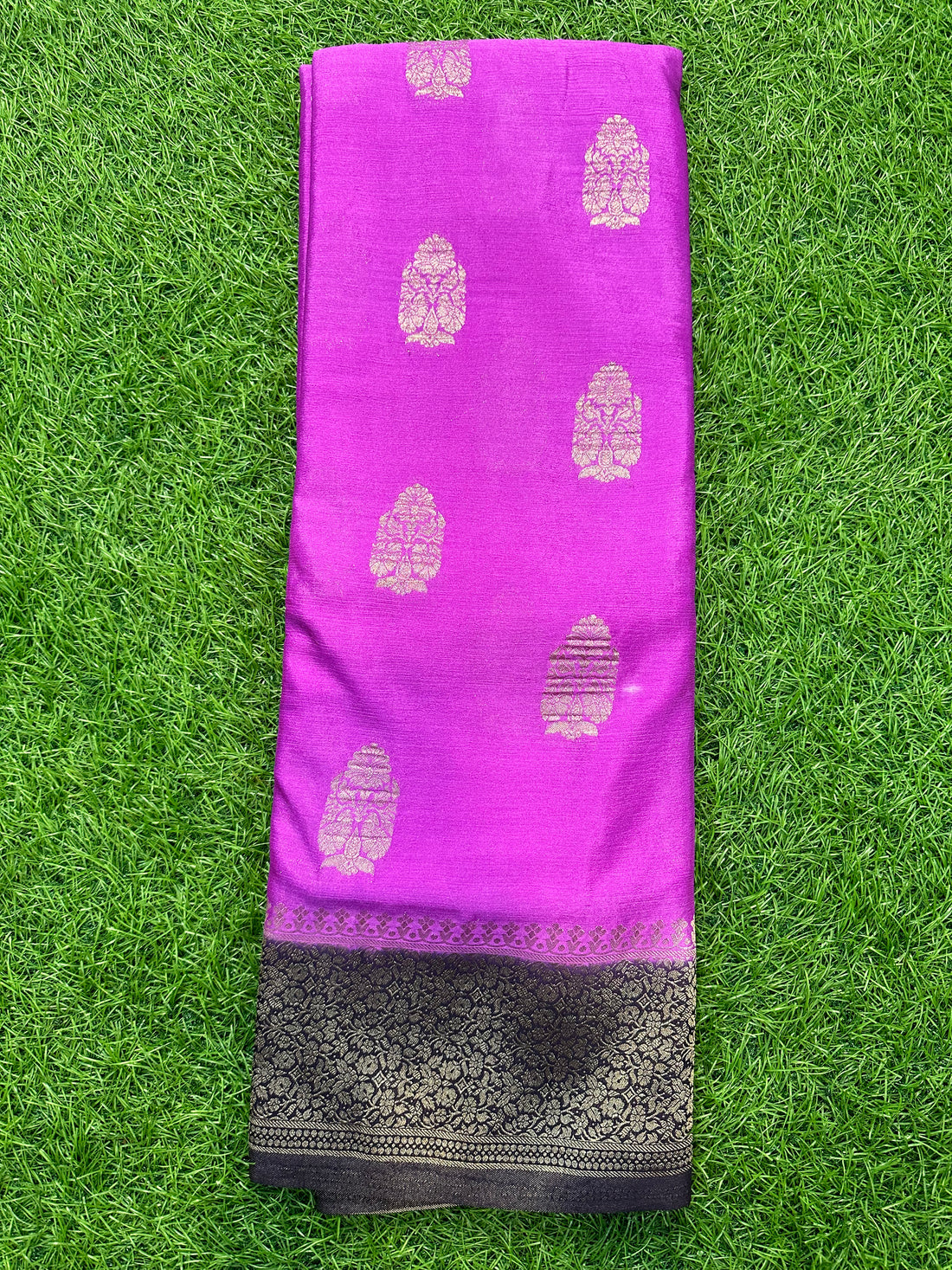 Lavender and black soft crepe big butta