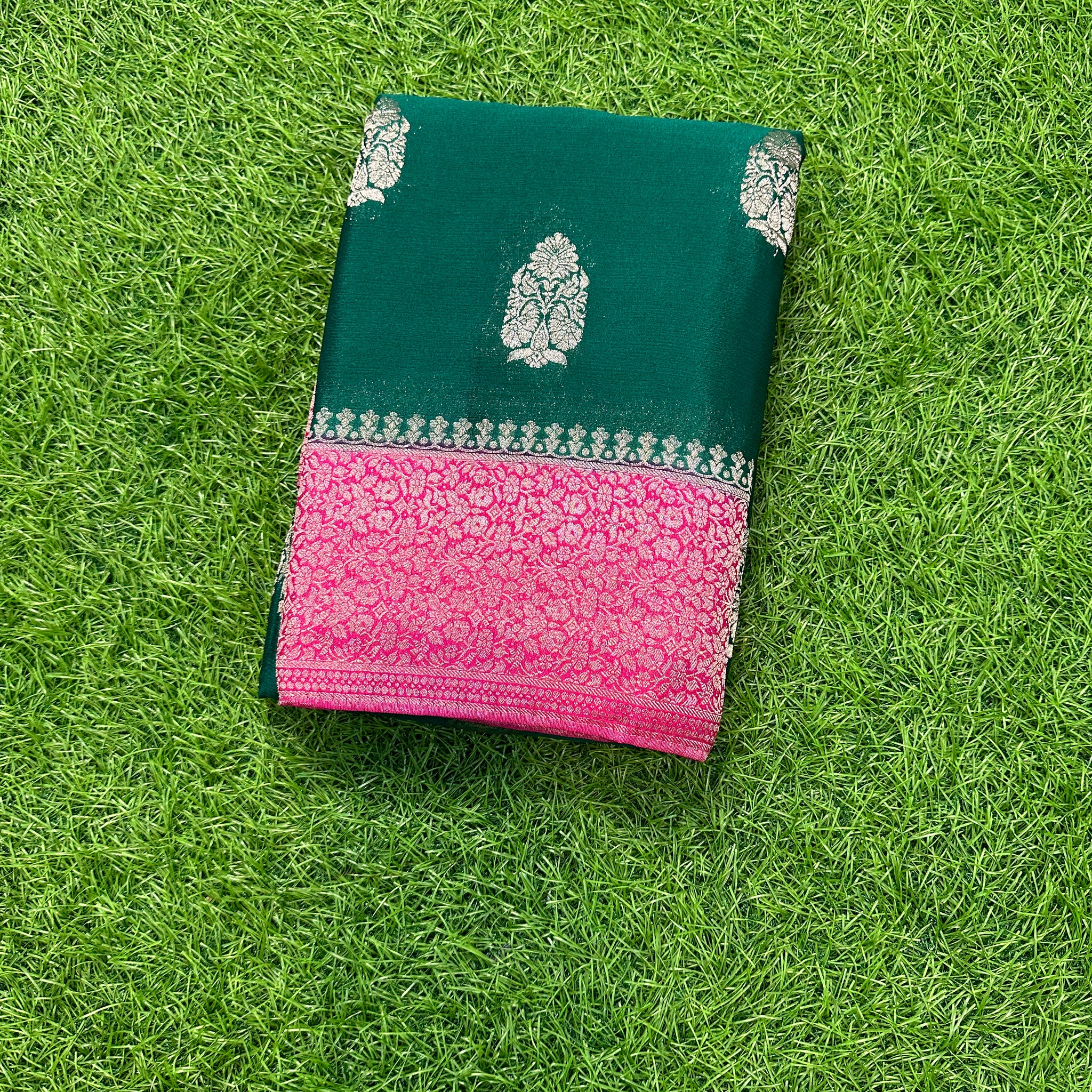 Green and pink soft crepe big butta