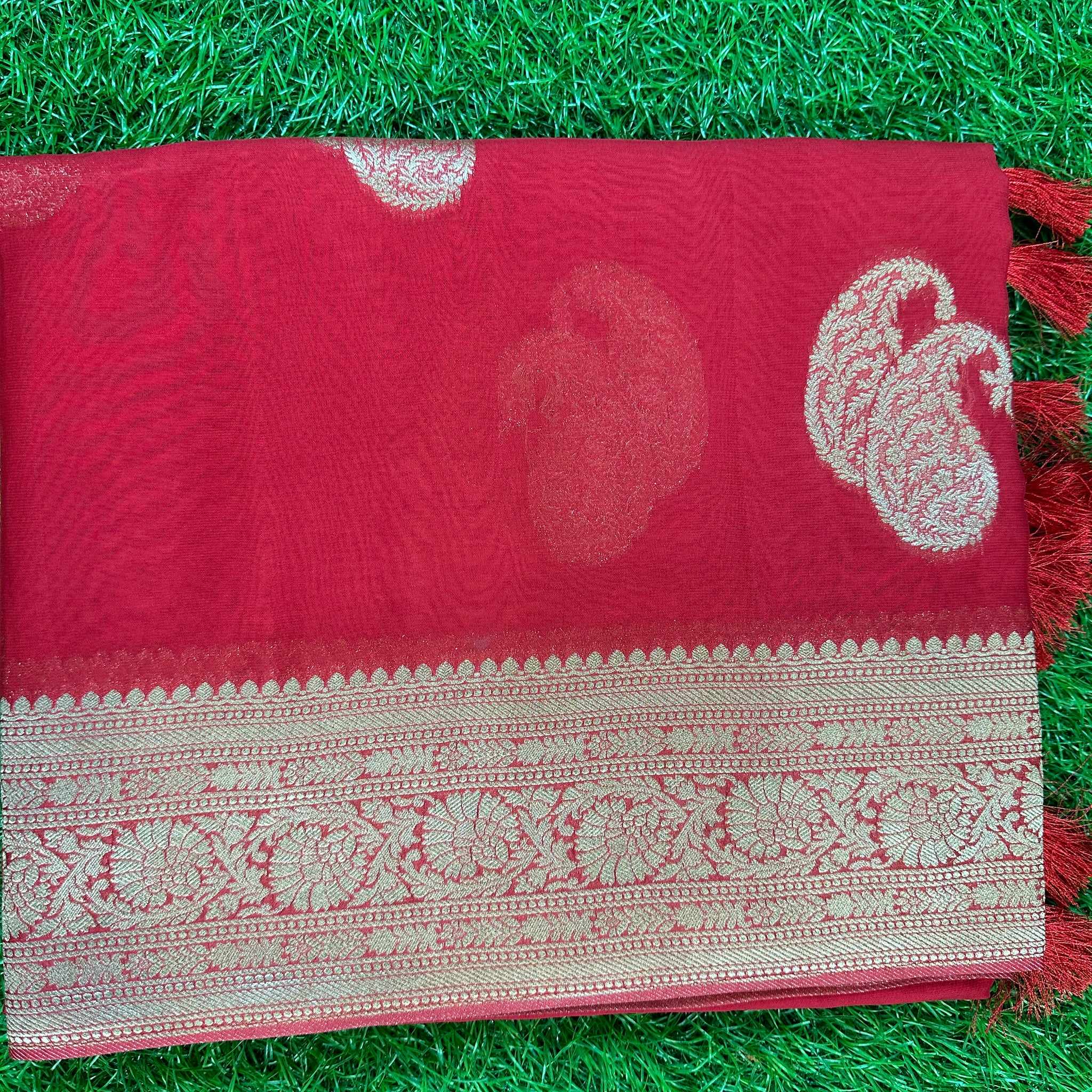 Dola silk saree in mango butta