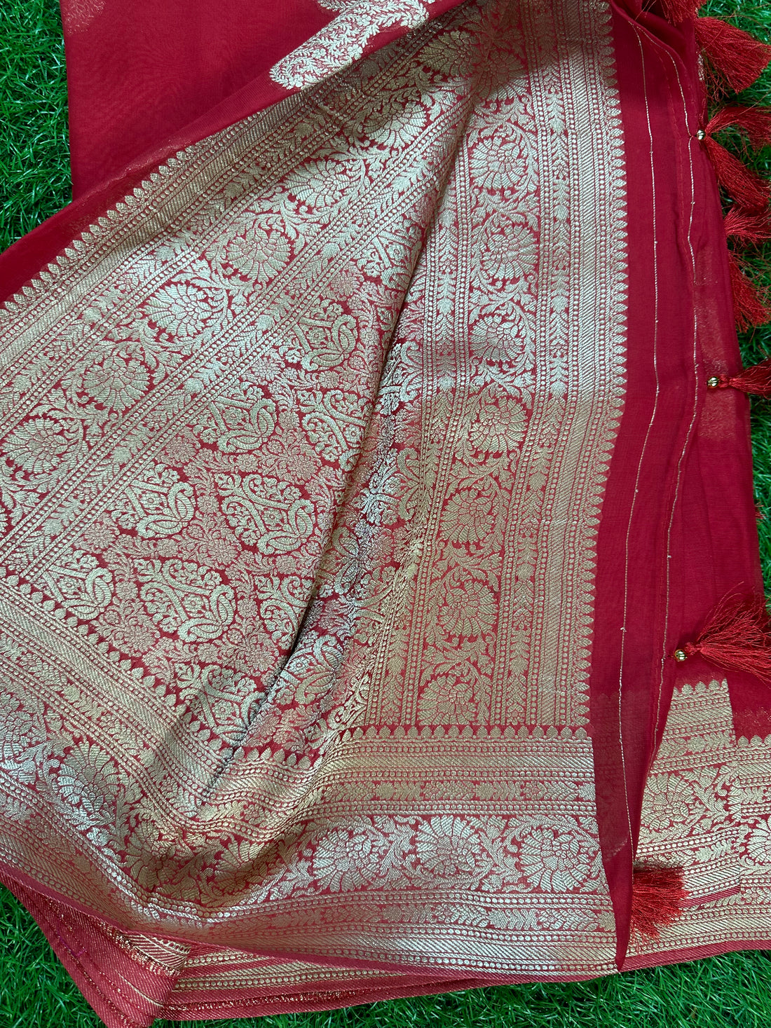 Dola silk saree in mango butta