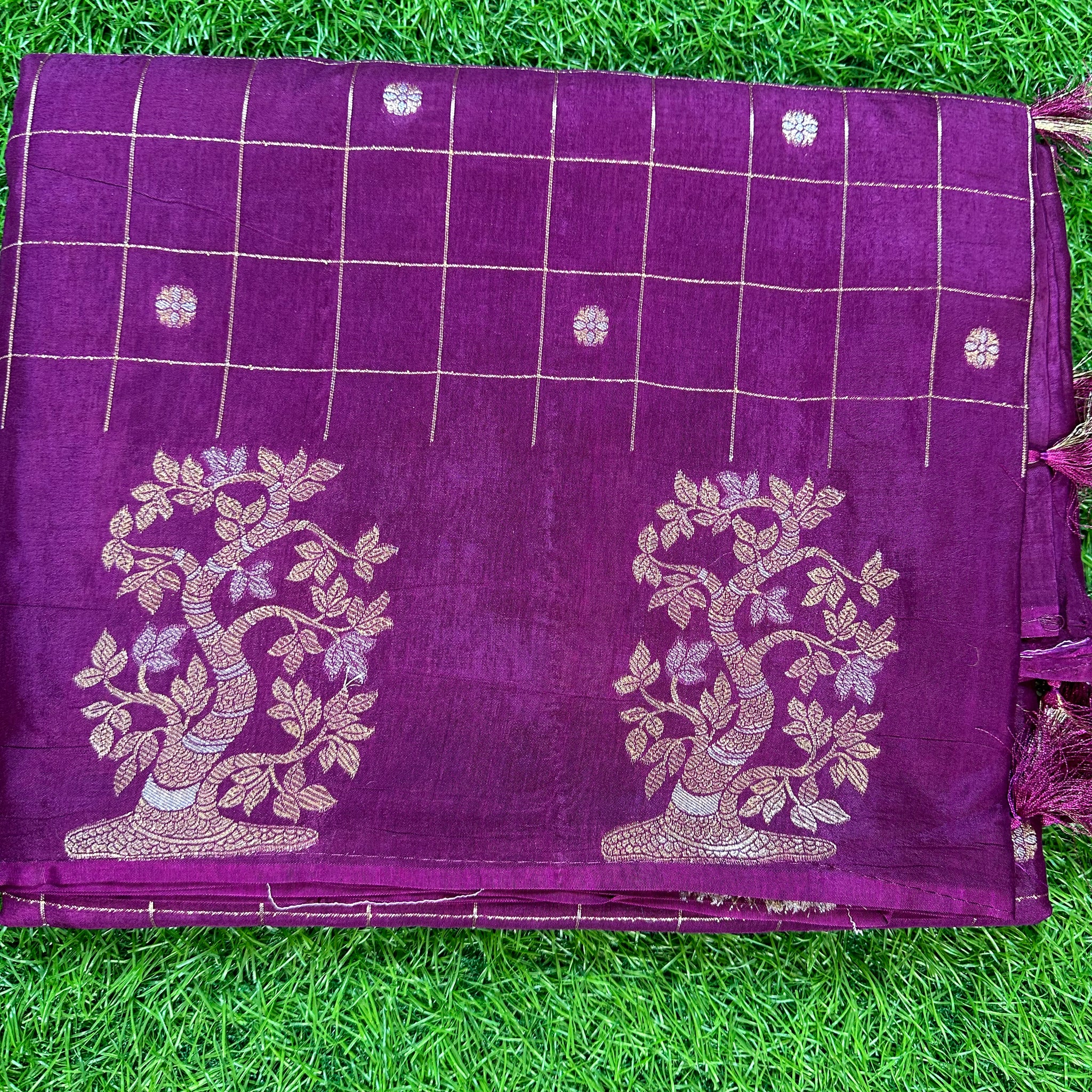 Dola silk with checks patttern