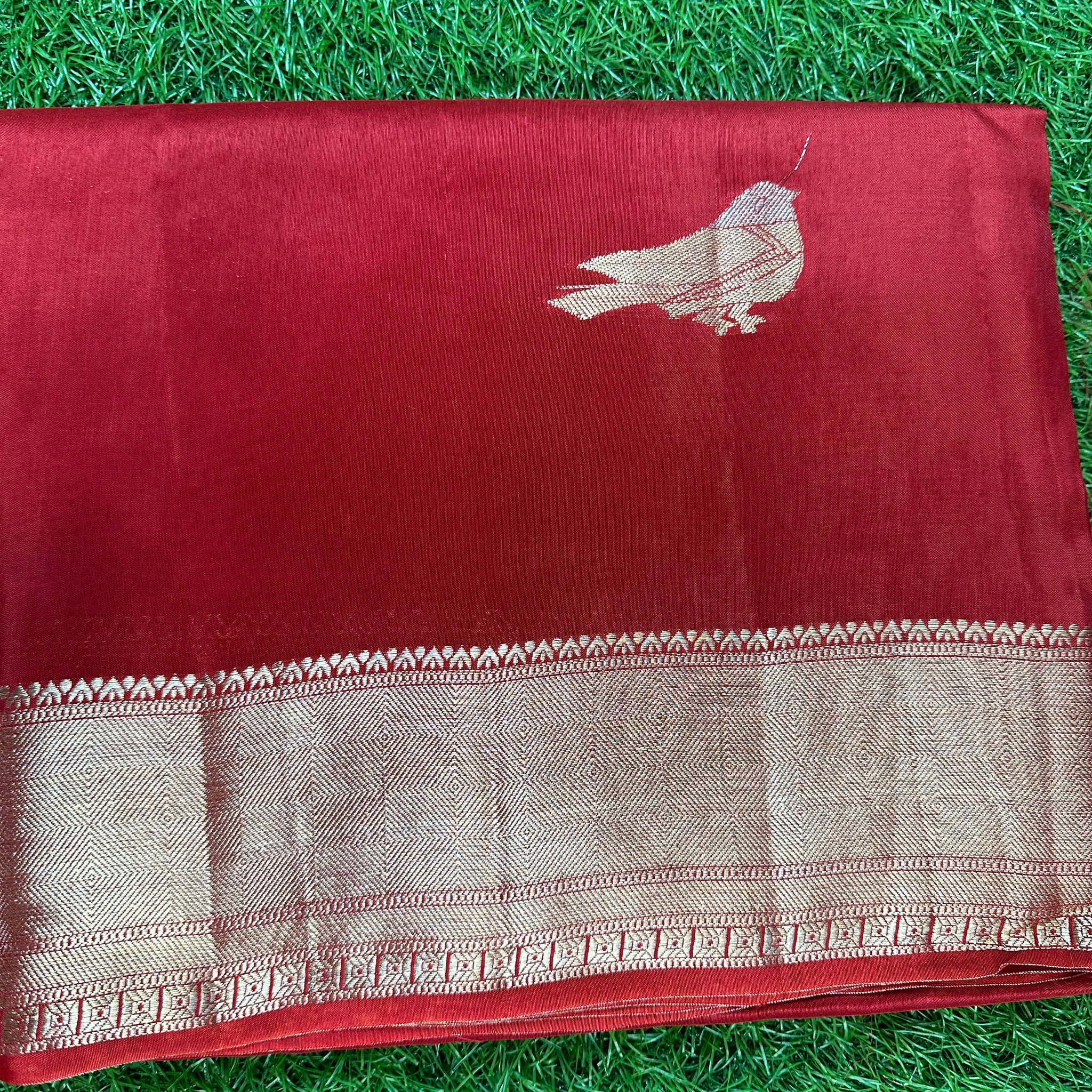 Dola silk with flower border