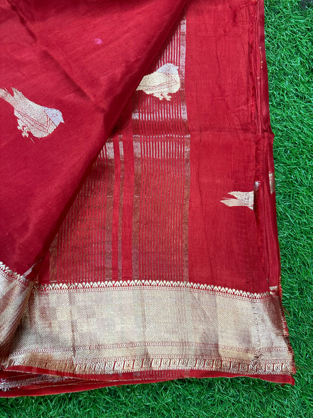 Dola silk with flower border