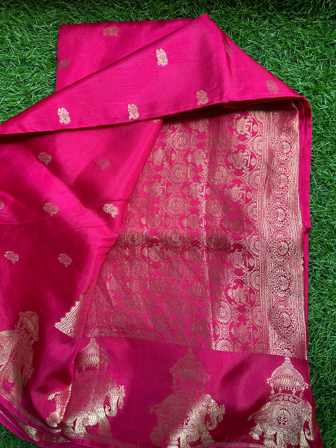 Dola silk in elephant border