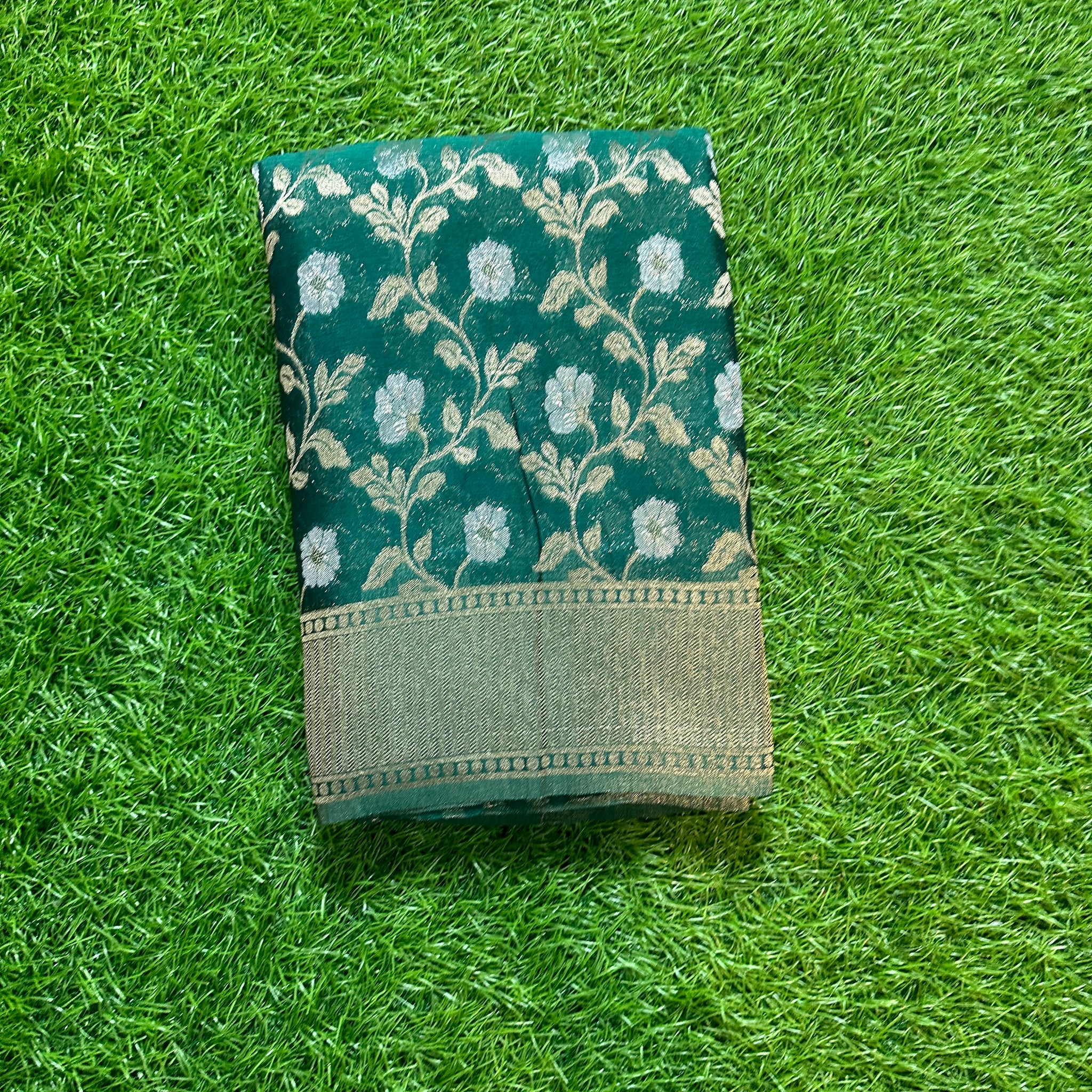 Designer jaal in green colour