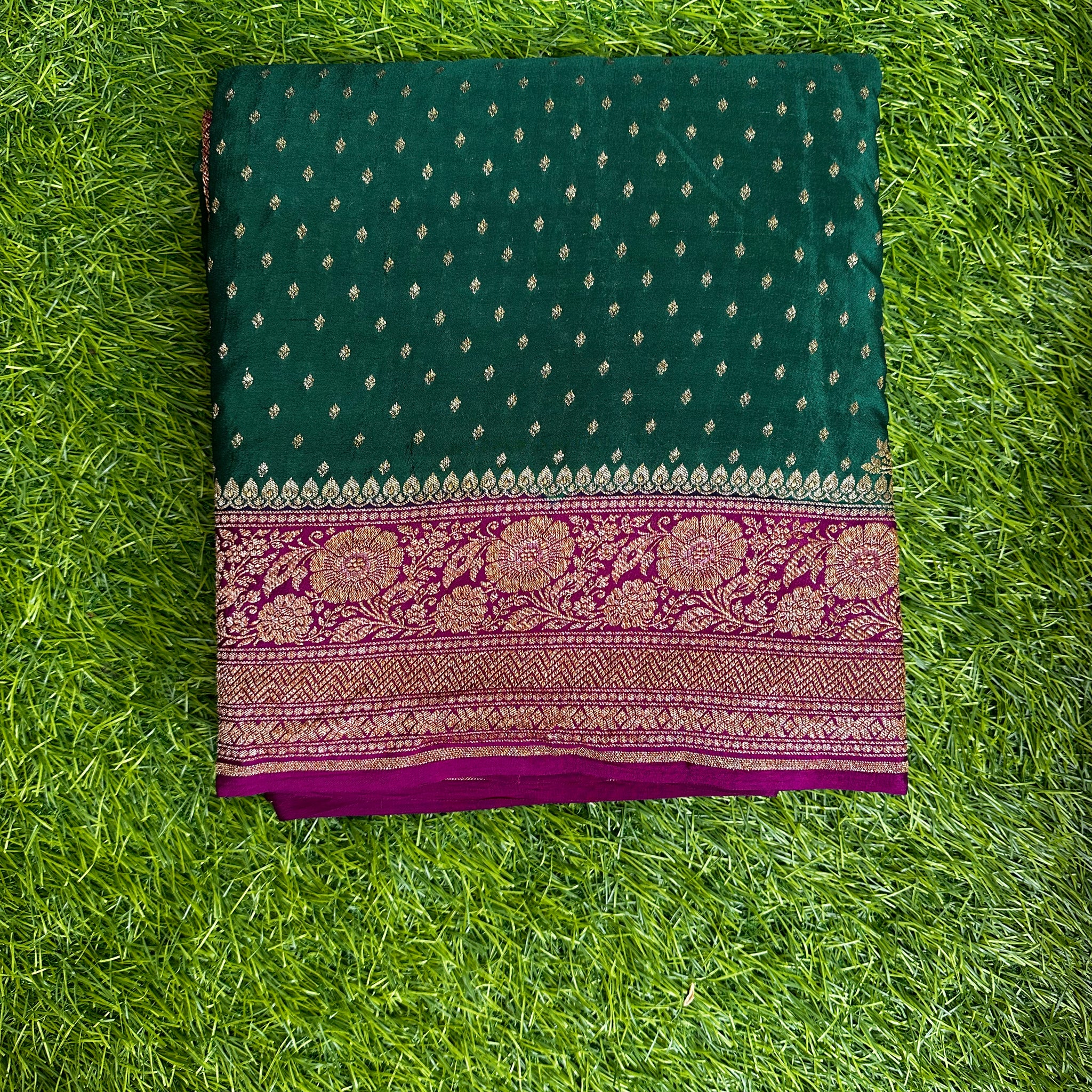 Green with mejentha pure crepe Banaras