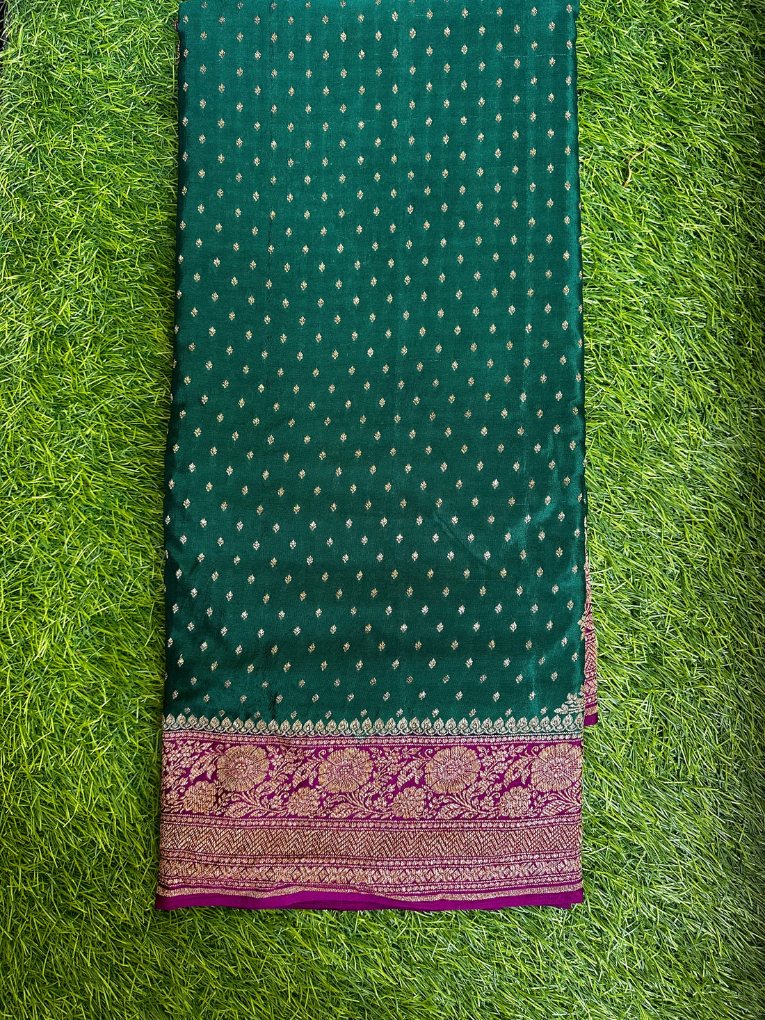 Green with mejentha pure crepe Banaras