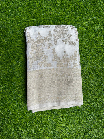 Crushed georgette in white colour